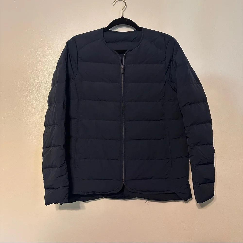 Lululemon Just Enough Puff Down Jacket in Navy size 6 - Picture 3 of 8